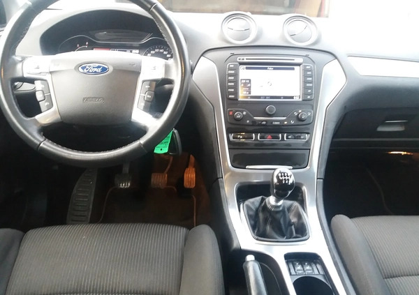 Ford Mondeo cena 22700 przebieg: 212000, rok produkcji 2010 z Kosów Lacki małe 154